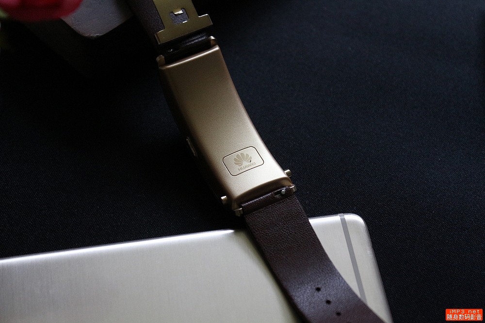 华为手环b3值得买吗,华为手环b3功能及价格