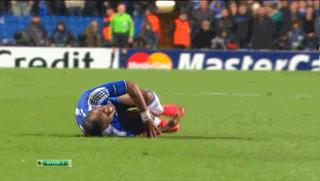 球场上碰瓷,足球经典碰瓷镜头合集