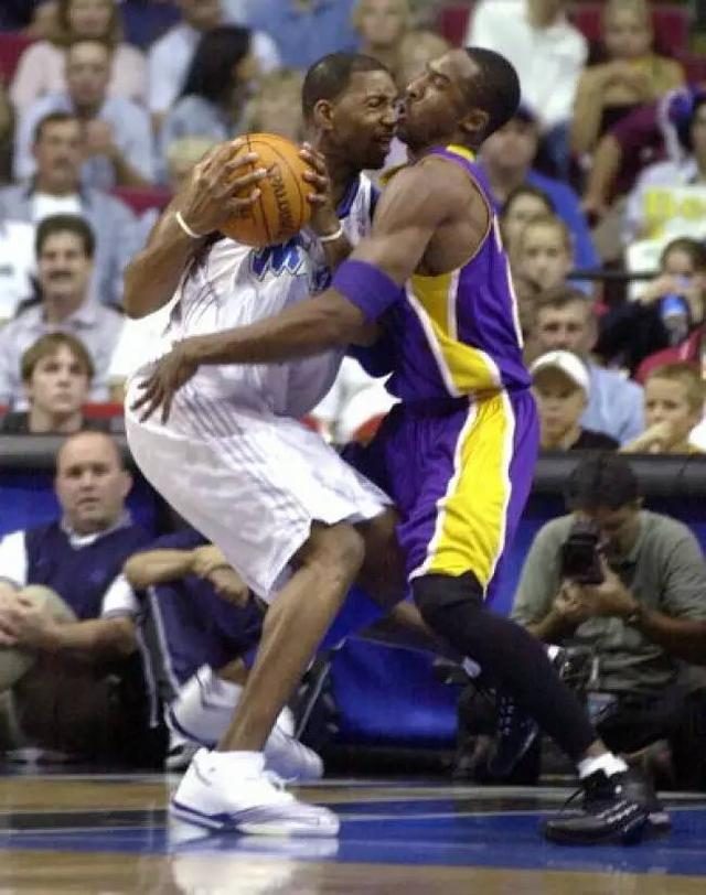 科比生涯球衣回顾,科比生涯最后一战球鞋