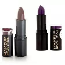 挑一款女王气Max的大红色的唇膏！