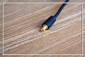 插进手机，收看电视！爱华ITV720DTMB高清电视棒试玩