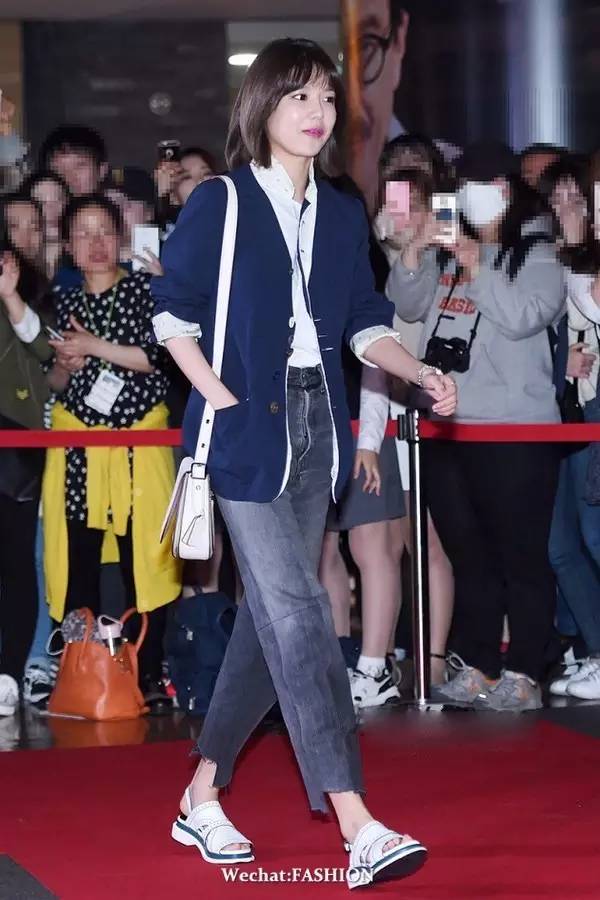 韩星都在穿的鞋潮牌,韩国明星夏天穿的鞋子