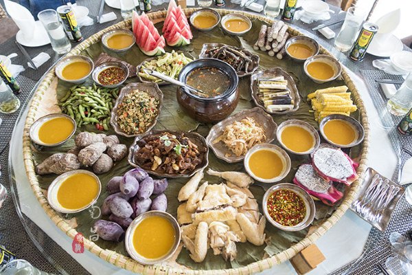 养在深闺里无人知,养在深闺无人识全文