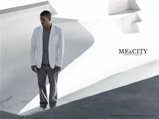 明明是中国的品牌却挂外国人名字,明明是国产广告却在国外很火