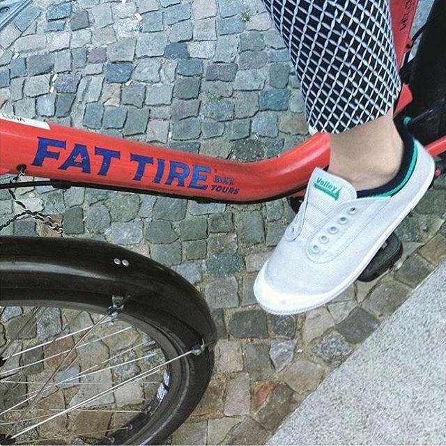 超好看超百搭的小白鞋,十大轻奢小白鞋