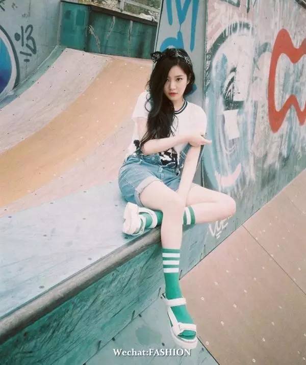 韩星都在穿的鞋潮牌,韩国明星夏天穿的鞋子