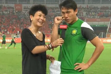 “玩死”中超标王的暖男究竟是何来头，18岁就恋上最美童星