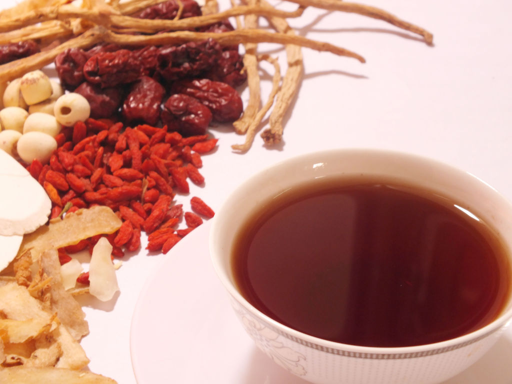 夏季发烧要不要捂汗,夏天发烧无药怎么办