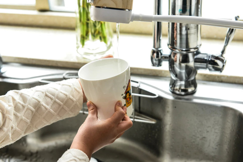 小米净水器直饮加热一体机测评,艾肯净水器和小米通用吗