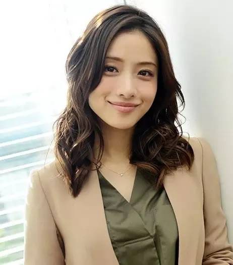 不吃土也能买，这些年度最受欢迎TOP5唇膏一定要下手！