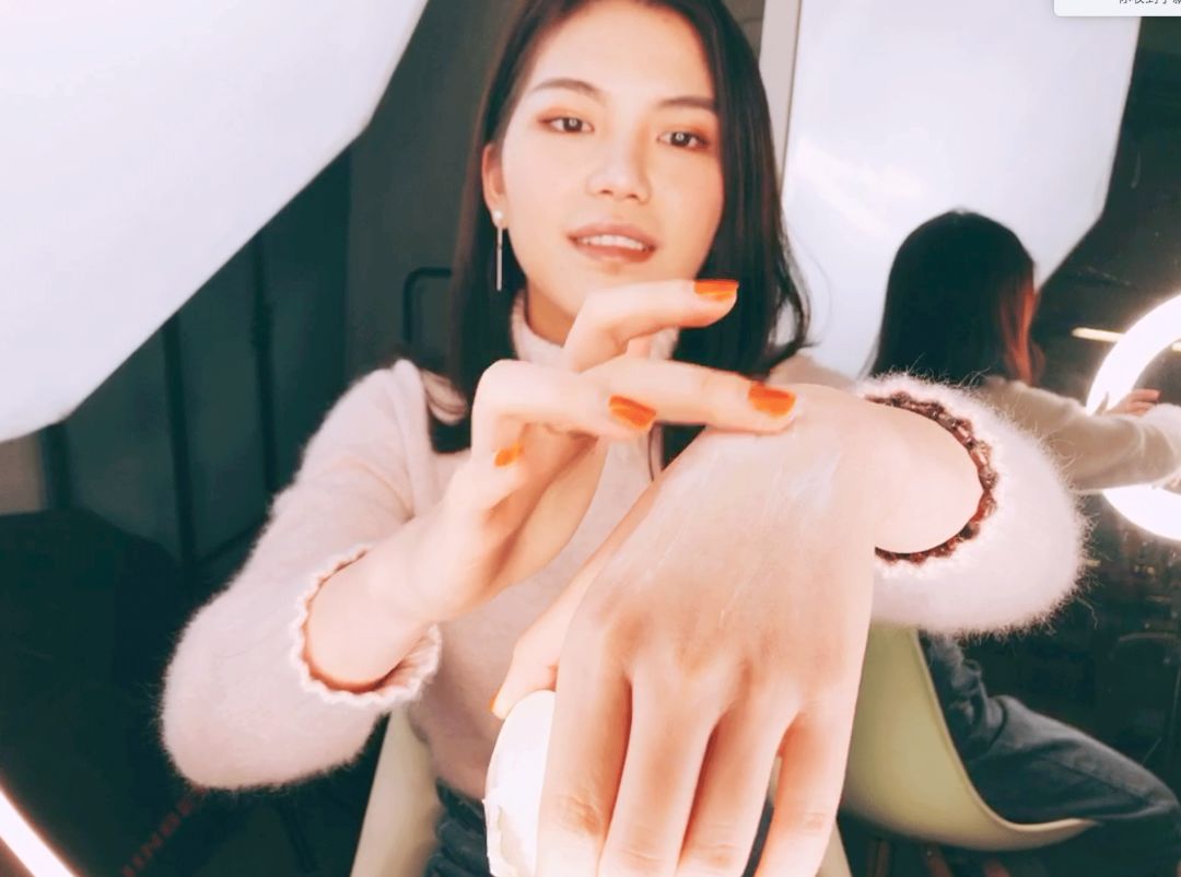 黄晓明送化妆品,黄晓明送给自己的礼物