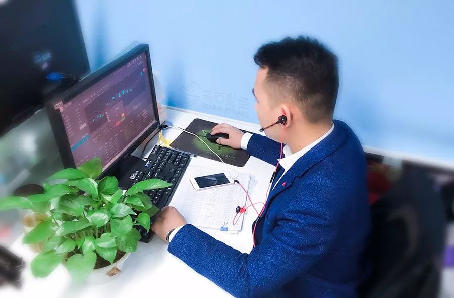 纯小白入行金融圈可以吗,刚步入社会怎么贷款