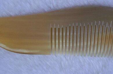 天然牛角梳怎么辨别真假,怎么样辨别牛角梳的真假