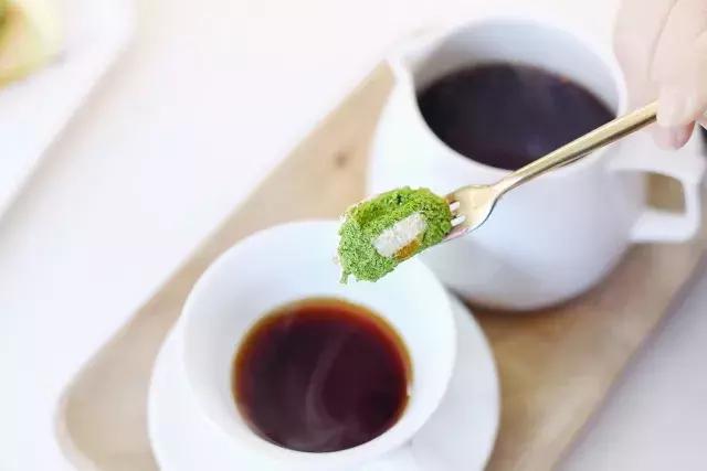 蛋糕也玩Cosplay？真探社上演真人版切“水果”！