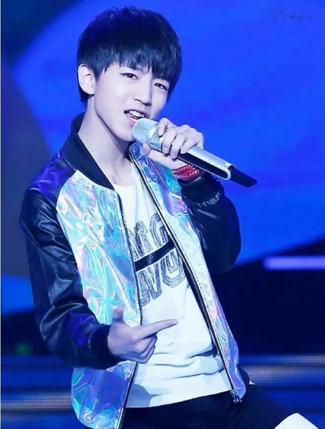 小编已沉迷于“养成系”了，TFboys吴磊刘昊然迪迪们露额头的照片