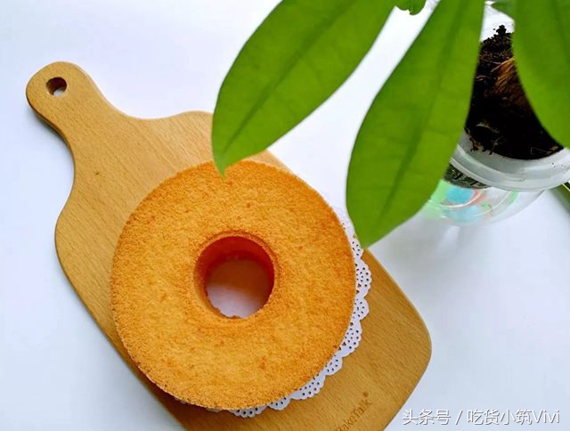 怎么判断戚风彻底烤熟了,戚风上面烤焦了里面还不熟怎么办