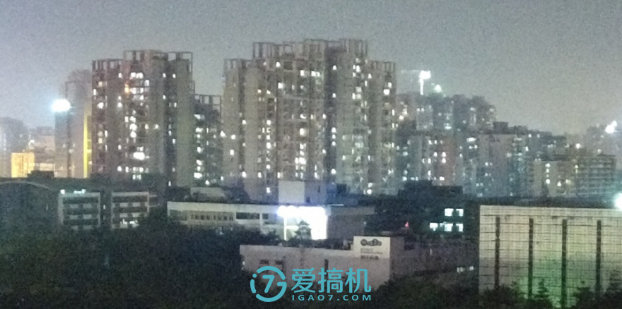 htcu11和u11+选哪个,htcu11+和u12+屏幕哪个好