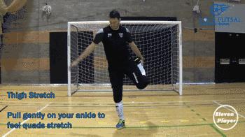 门将k字形封堵劈叉,5人足球门将出击教学