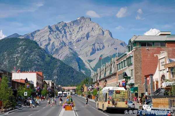 在加拿大留学10年,在加拿大留学怎么样英文