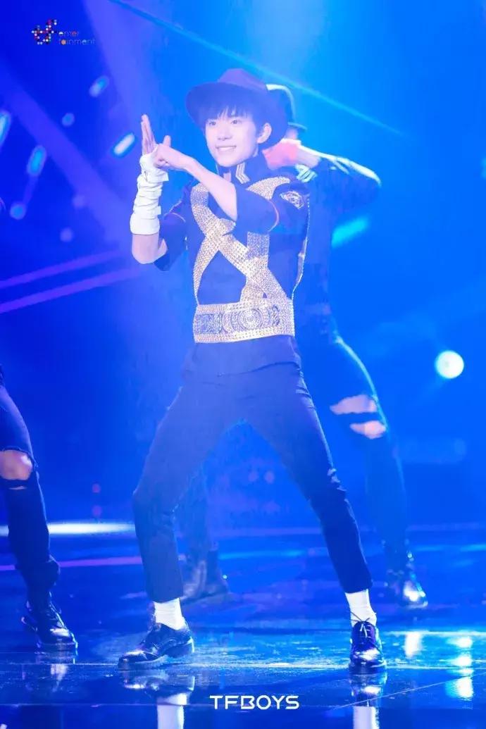 魔法城堡tfboys易烊千玺solo,易烊千玺个人舞台solo舞蹈
