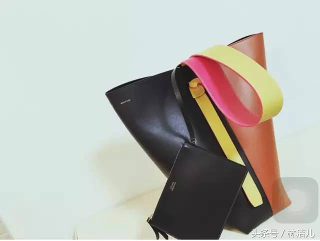 这个女人太强大了，她设计的所有包都成了爆款，连王菲都爱得不行