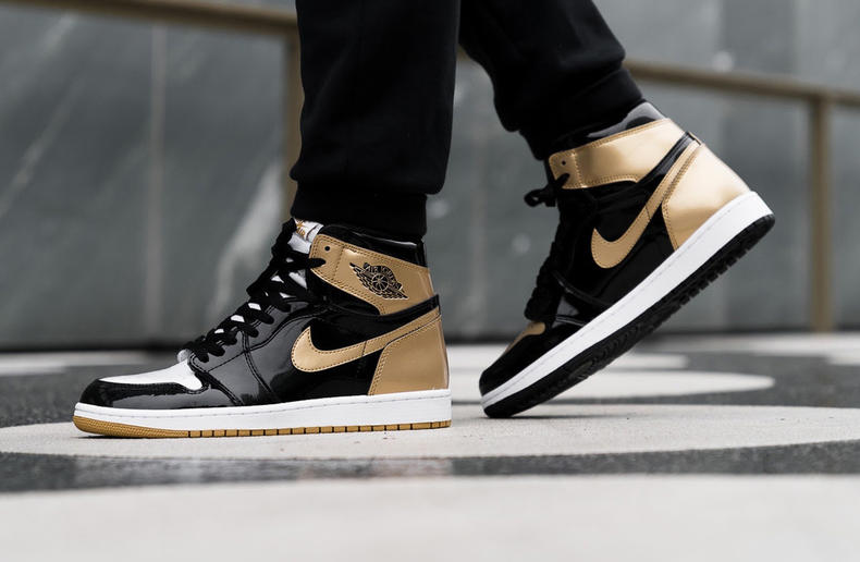 土豪球鞋盘点,汤普森金色球鞋