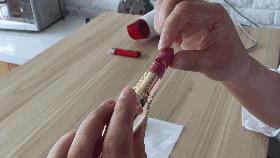 达人告诉你唇膏断了怎么办,唇膏坏了怎么融化后定型