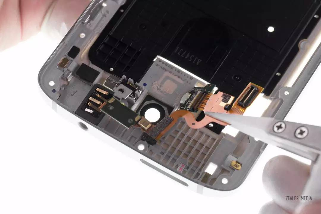 motox一代拆解,motox极耐摔吗