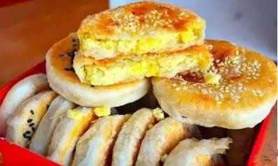 街上卖的板栗饼是用什么做的,外面卖的板栗酥饼馅料是啥做的