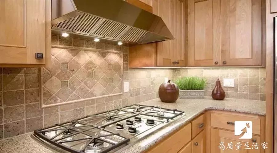 塑料抽油烟机清洗小妙招,清洗油烟机用的容器