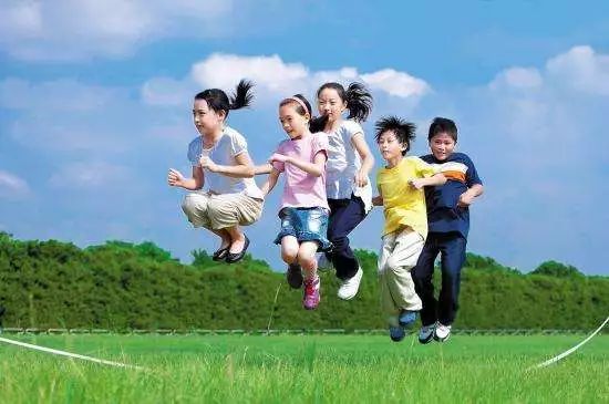 三年级小学生突然来大姨妈了,三年级女孩来大姨妈了怎么回事