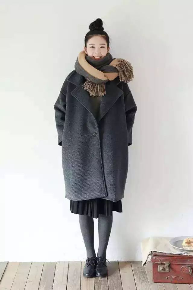 盘点一下今冬最in的围巾款式，轻松承包你冬季的所有时髦搭配