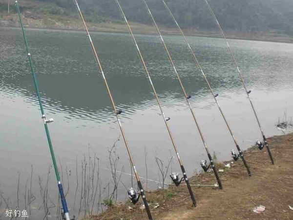 经典串钩钓鱼方法和技巧,夏季串钩钓鱼的技巧和方法