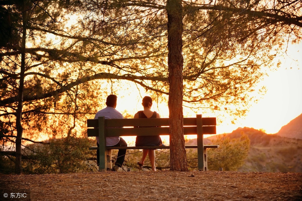 夫妻彼此不信任怎么做好,夫妻间的不信任怎么化解