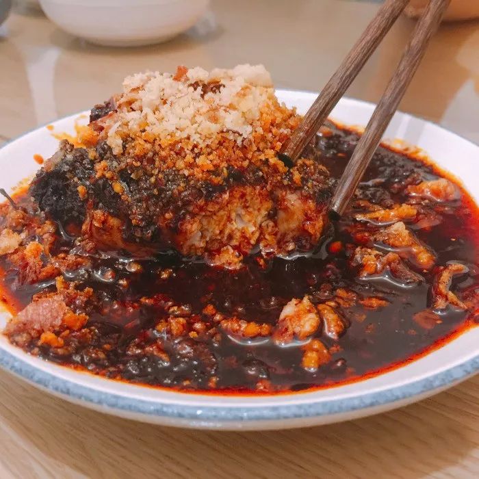 原来好多热门苍蝇馆子的干货，都可以抽真空、当特产带走！