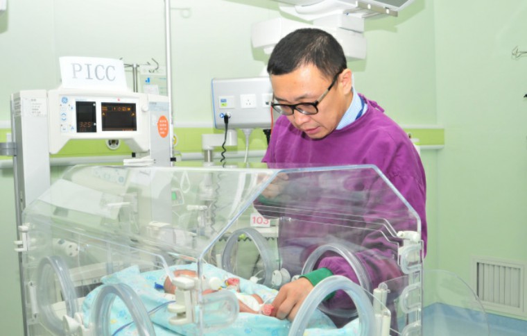 这10个直男医生，刚刚捧走了深圳医疗的年度大奖