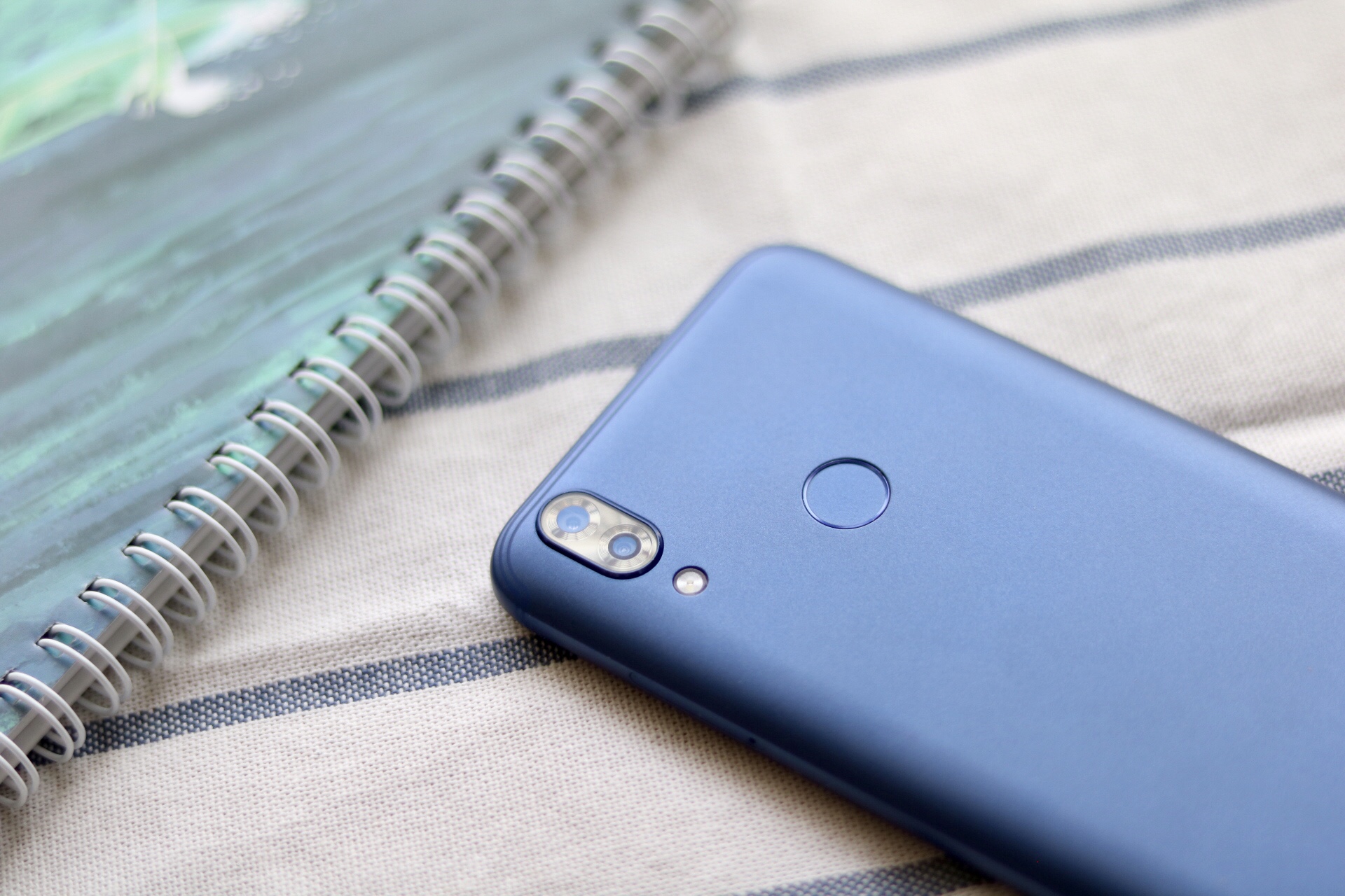 4+64GB大内存899元性价比吃鸡手机红辣椒7X评测体验