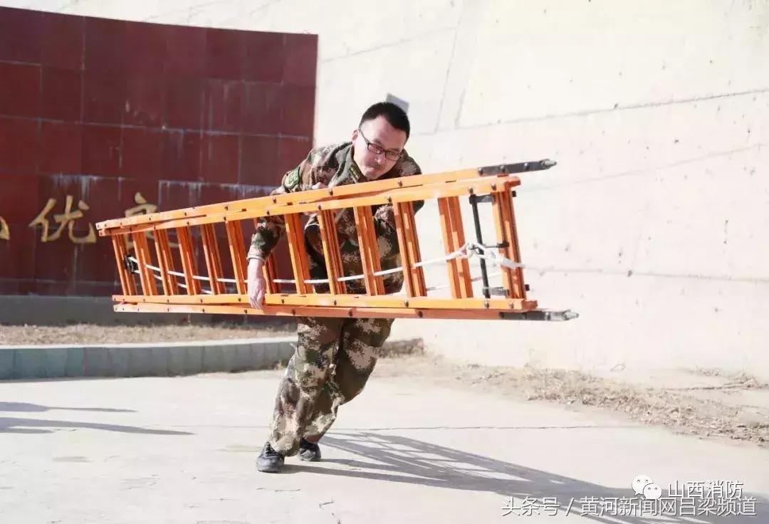 许三多腹部绕杠破纪录,许三多腹部绕杠动作要领