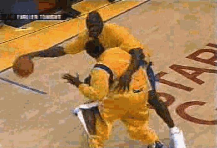 奥尼尔巅峰统治力让人放弃防守,巅峰时期的奥尼尔真的防不住吗