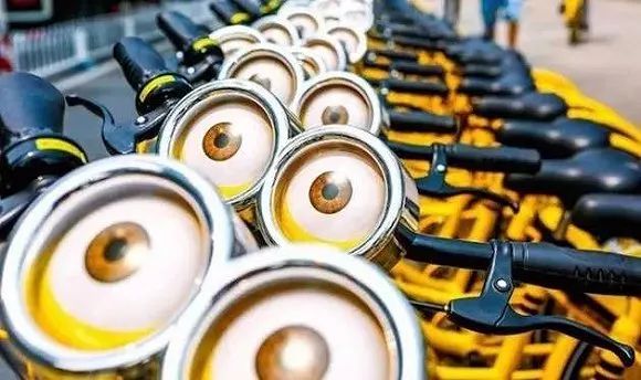 小黄人因为什么特质追随老大,小黄人ip属于哪家公司