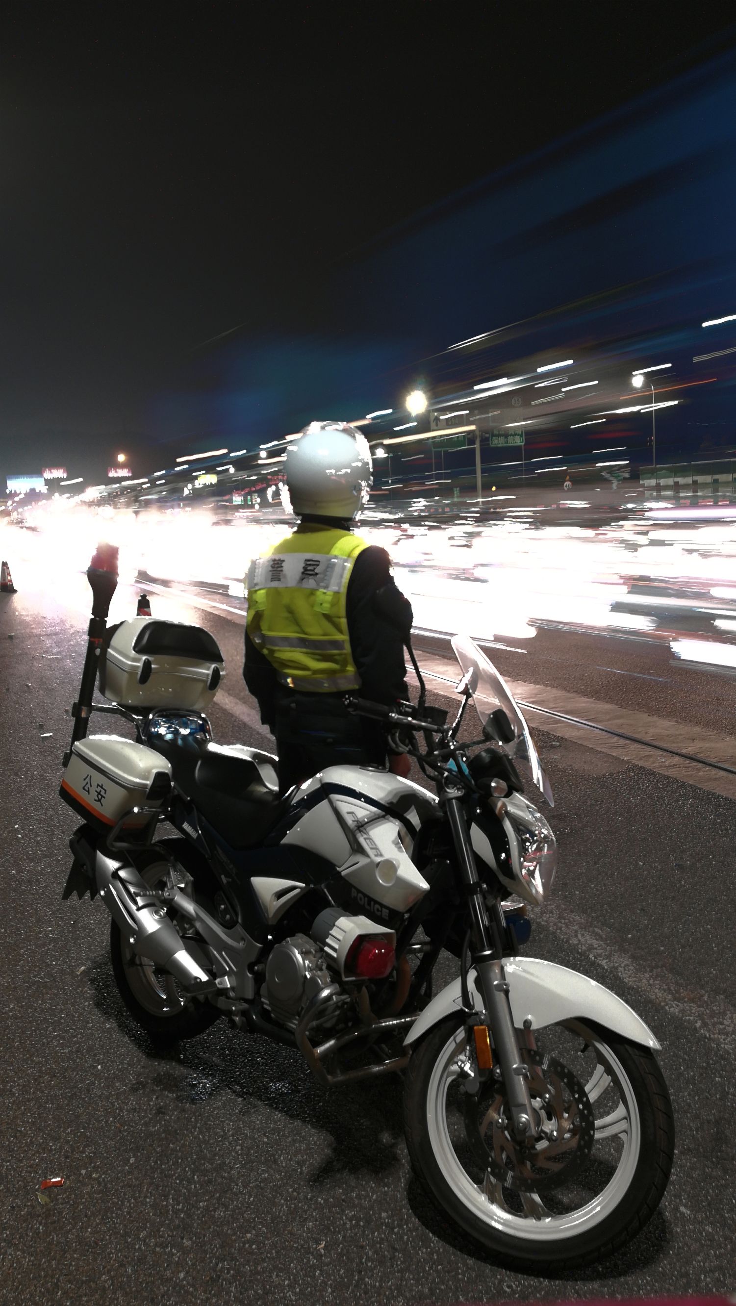 东莞莞城交警铁骑,东莞交警铁骑晚上巡逻