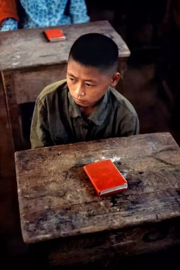 1957年的裸模与热吻！这个外国人在中国*拍偷**的老照片你一定没见过