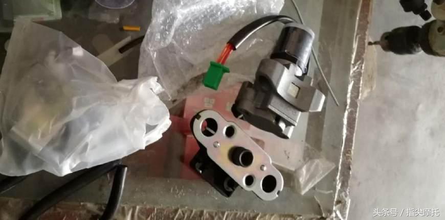 豪爵铃木骊驰gw250碟刹防盗锁,豪爵骊驰gw250拆电门锁