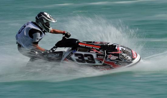 可以轻松开8090时速的摩托,海上可以骑摩托吗