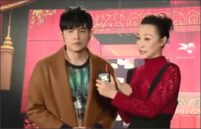 周杰伦喝奶茶屡教不改,周杰伦真的是喝奶茶胖的吗