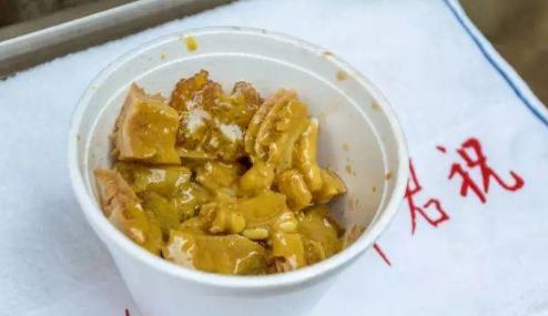 一碗牛杂能在夜市立足几十年,牛杂记忆深处的味道