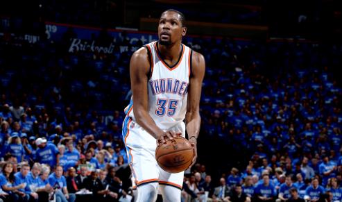 NBA谁的罚球习惯最有个性？基德亲吻爱妻成笑柄，1人深蹲式罚球！