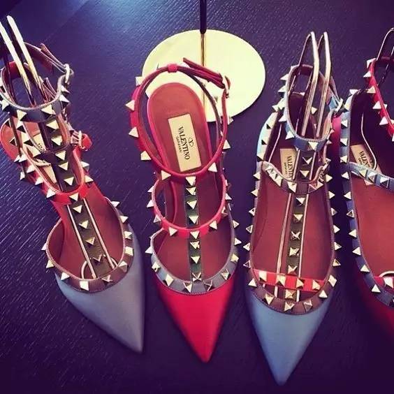 直男pk女神|为什么这款鞋让这两群生物快撕逼了！？