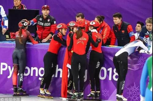 国际比赛争议判罚,新华社点评事件