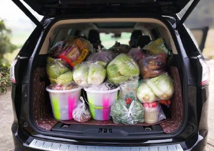 春节后返程都把后备箱塞得满满的,春节出门后备箱承载着父母的爱